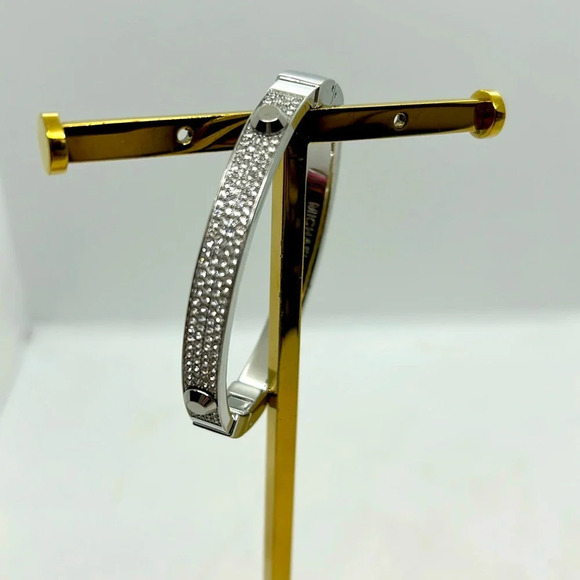Michael Kors Crystal Pave Rhinestone Silver Tone Hinge Bangle Bracelet. - Picture 1 of 9